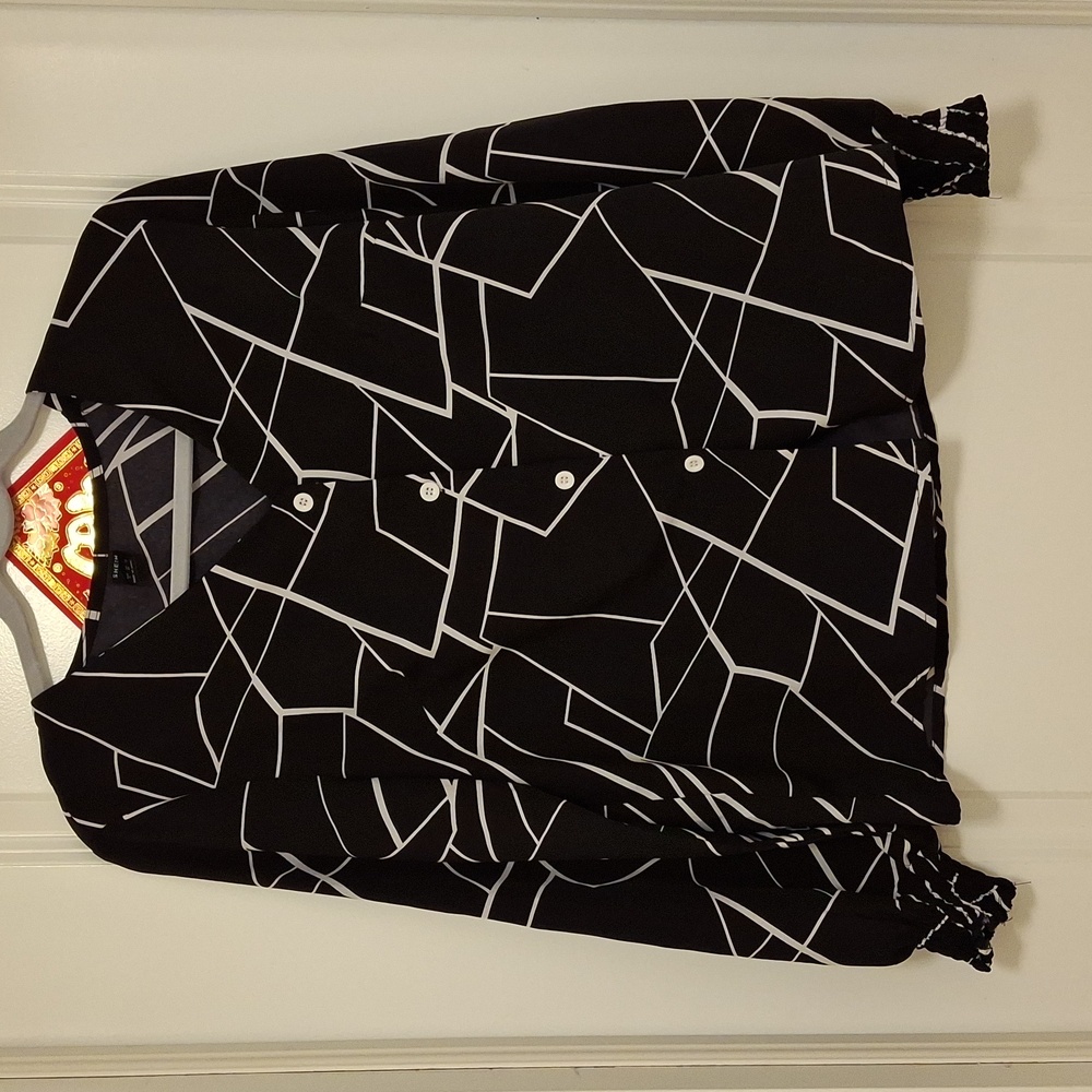 *3/$25 SHEIN Geometric Pattern Button Up Blouse With Gathered Sleeve Cuffs